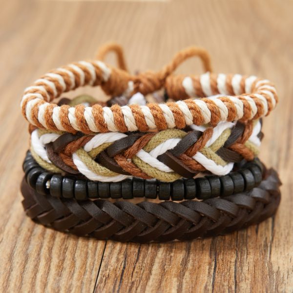 Este set de pulseras vintage es todo lo que necesitas para elevar tu look al instante.