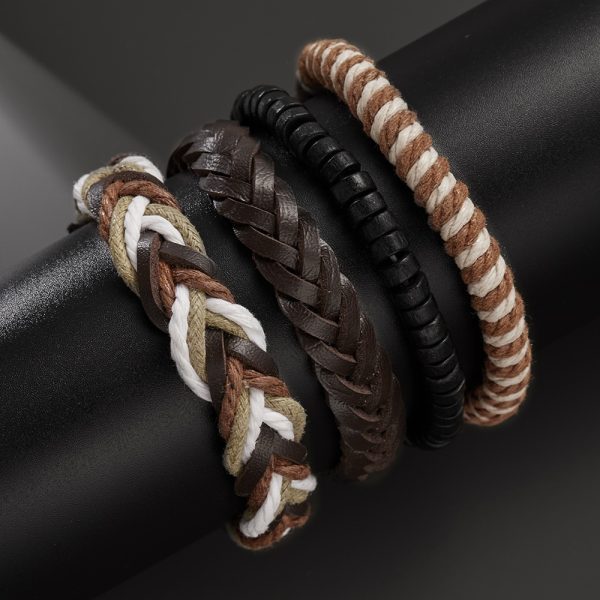 Este set de pulseras vintage es todo lo que necesitas para elevar tu look al instante.