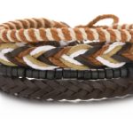 Este set de pulseras vintage es todo lo que necesitas para elevar tu look al instante.