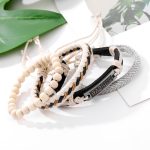 Conjunto de Pulseras de Cuero, Tejidas y Cuentas de Madera Blancas achieve