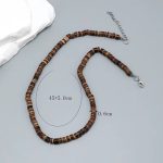 Descubre una pieza única que combina tradición, naturaleza y estilo: nuestro collar artesanal africano de cerámica y coco, pensado para quienes buscan un complemento con alma, carácter y autenticidad.