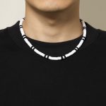 Collar artesanal de piedra blanca natural — elegante, minimalista y con espíritu boho. Perfecto para looks casuales, urbanos o veraniegos.