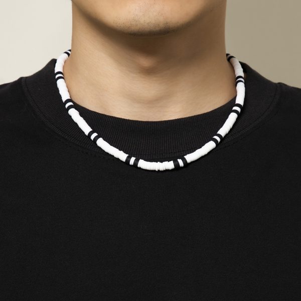 Collar artesanal de piedra blanca natural — elegante, minimalista y con espíritu boho. Perfecto para looks casuales, urbanos o veraniegos.