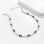 Collar artesanal de piedra blanca natural — elegante, minimalista y con espíritu boho. Perfecto para looks casuales, urbanos o veraniegos.