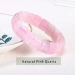 El Brazalete Trascendental rompe con lo convencional: hemos sustituido las esferas comunes por un diseño de bloques rectangulares pulidos, creando una estructura arquitectónica que proyecta una imagen de solidez, orden y sofisticación absoluta.