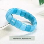 El Brazalete Trascendental rompe con lo convencional: hemos sustituido las esferas comunes por un diseño de bloques rectangulares pulidos, creando una estructura arquitectónica que proyecta una imagen de solidez, orden y sofisticación absoluta.