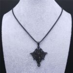 collar de dragón en acero inoxidable está inspirado en una de las criaturas más poderosas de la mitología.