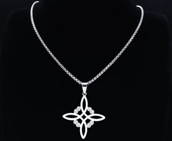 🔮 Collar Nudo de Brujas Protector – Poder Místico y Elegancia 🔮 Un amuleto ancestral que combina protección, estilo y misterio.
