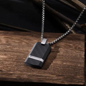 COLLARES DOGTAG DE FIBRA DE CARBONO15 Los Collares “Black Carbon Elite” llegan para ofrecerte dos diseños exclusivos en una misma colección, pensados para quienes buscan elegancia moderna con un toque agresivo y sofisticado.