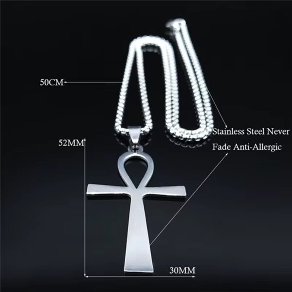 El Collar Ankh Eternal está inspirado en uno de los símbolos más poderosos de la historia: la cruz egipcia de la vida, conocida como Ankh. Este emblema ha sido asociado durante siglos con la eternidad, la energía vital y el poder espiritual.