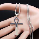 El Collar Ankh Eternal está inspirado en uno de los símbolos más poderosos de la historia: la cruz egipcia de la vida, conocida como Ankh. Este emblema ha sido asociado durante siglos con la eternidad, la energía vital y el poder espiritual.