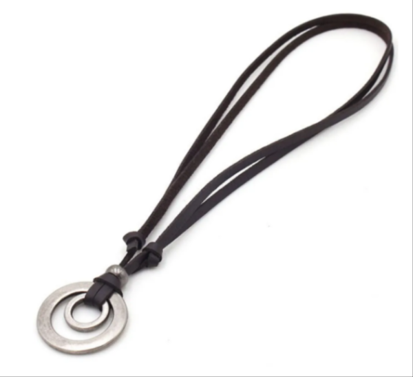 COLLAR DE CUERO Y DOBLE ARO METALICO