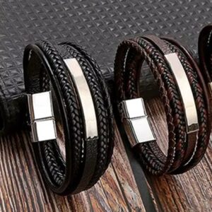 Un accesorio diseñado para hombres que entienden que los pequeños detalles hacen una gran diferencia. Esta pulsera de cuero trenzado multicapa combina elegancia, carácter y un diseño moderno que eleva cualquier outfit en segundos.