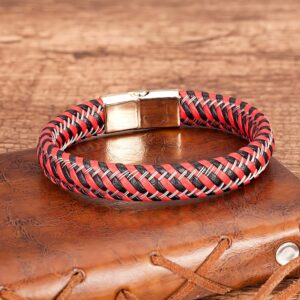 Diseñada para quienes entienden que los detalles hacen la diferencia, esta pulsera combina cuero trenzado de alta calidad con un elegante cierre de acero inoxidable que aporta fuerza, durabilidad y un estilo moderno que nunca pasa de moda.