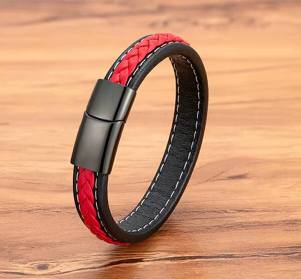 NUEVA PULSERA DE CUERO PREMIUM Eleva tu estilo con esta pulsera de cuero trenzado de alta calidad, diseñada para quienes quieren destacar con un accesorio moderno, elegante y lleno de personalidad