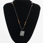 No es solo un collar… es tu escudo energético diario. Este poderoso collar de Turmalina Negra combina estilo, minimalismo y significado en una sola pieza que transforma tu presencia.