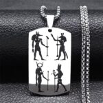 El Collar Faraón Legacy no es un simple accesorio: es una pieza inspirada en la grandeza, el misterio y el poder de civilizaciones que dominaron la historia. Cada grabado representa fuerza, equilibrio y autoridad… valores que definen a quien lo lleva.