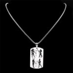 El Collar Faraón Legacy no es un simple accesorio: es una pieza inspirada en la grandeza, el misterio y el poder de civilizaciones que dominaron la historia. Cada grabado representa fuerza, equilibrio y autoridad… valores que definen a quien lo lleva.