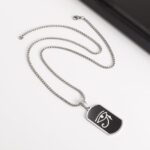 El Ojo de Horus no es solo un accesorio; es un símbolo cargado de historia, mística y un diseño atemporal que pega muy bien con el estilo urbano y minimalista actual.