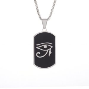 collar ojo de orus4 El Ojo de Horus no es solo un accesorio; es un símbolo cargado de historia, mística y un diseño atemporal que pega muy bien con el estilo urbano y minimalista actual.
