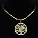 Este impresionante collar con diseño de Árbol de la Vida es mucho más que una joya… es un símbolo de crecimiento, conexión y energía positiva