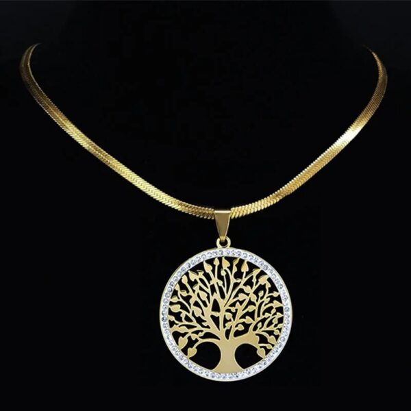 Este impresionante collar con diseño de Árbol de la Vida es mucho más que una joya… es un símbolo de crecimiento, conexión y energía positiva