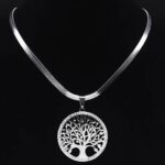 Este impresionante collar con diseño de Árbol de la Vida es mucho más que una joya… es un símbolo de crecimiento, conexión y energía positiva