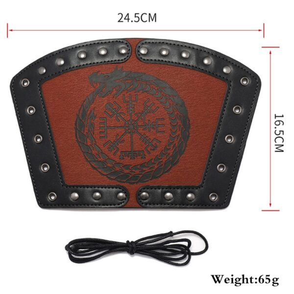 Lleva en tu brazo el espíritu de los guerreros nórdicos con este impresionante brazalete vikingo de cuero grabado