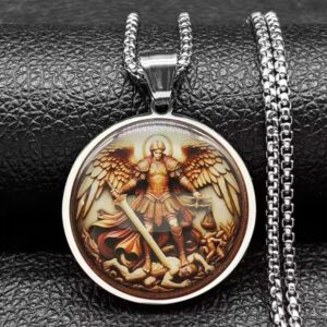 COLLAR ARCANGEL MIGUEL CON MICA Guerrero de Luz (Arcángel Miguel): La representación del líder de las milicias celestiales venciendo la oscuridad. Ideal para quienes buscan valor, justicia y el corte de lazos negativos.