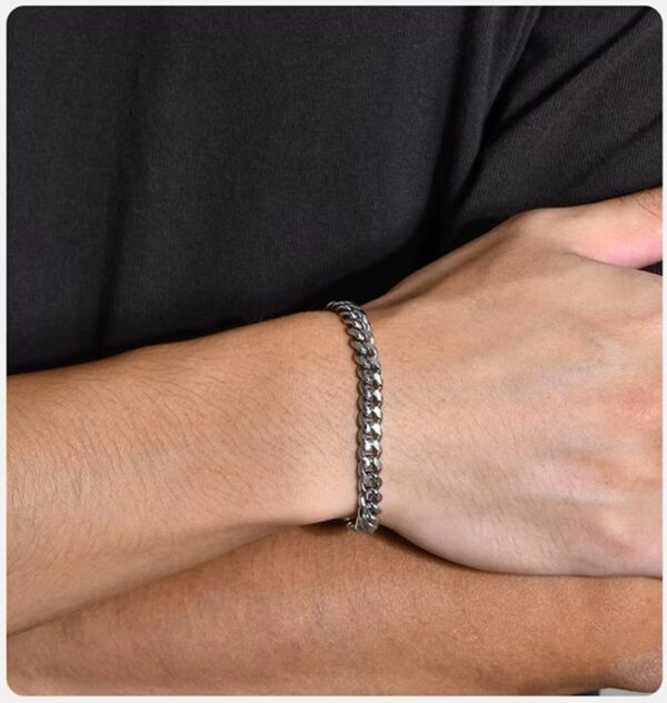 PULSERA “TITANIUM DOMINANCE”