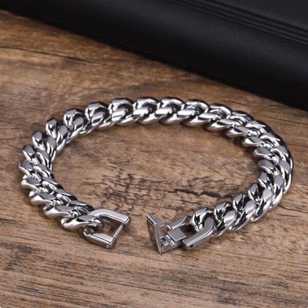 PULSERA “TITANIUM DOMINANCE”