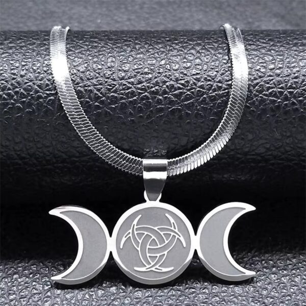 COLLAR SELLO DE LAS TRES LUNASDESCRIPCION
