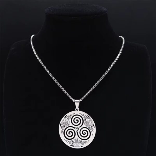 COLLAR TRISKELION EL VÓRTICE DE ODÍN