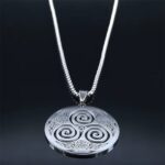 COLLAR TRISKELION EL VÓRTICE DE ODÍN