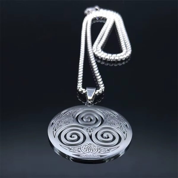 COLLAR TRISKELION EL VÓRTICE DE ODÍN